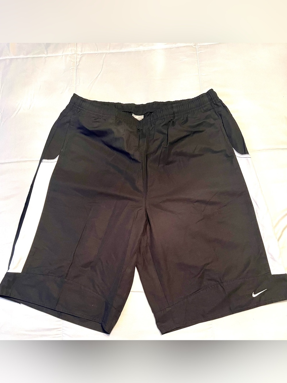 Vintage NWT Nike Black Y2K‎  Retro Basketball Shorts w/White Nike Swoosh-Size L